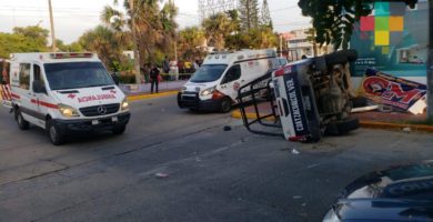 Choca patrulla de Policía de Coatzacoalcos