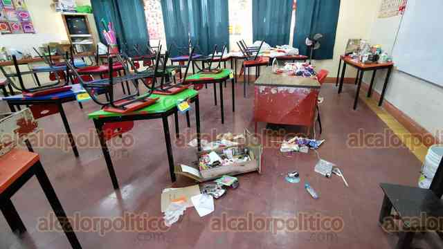 Escuela de Veracruz Puerto amaneció saqueada, este lunes