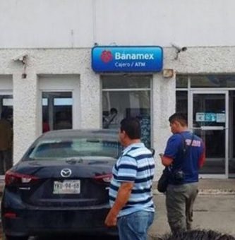 Afuera de banco en Boca lo despojan de 150 mil pesos - Noticias Policiaca - Imagen del Golfo