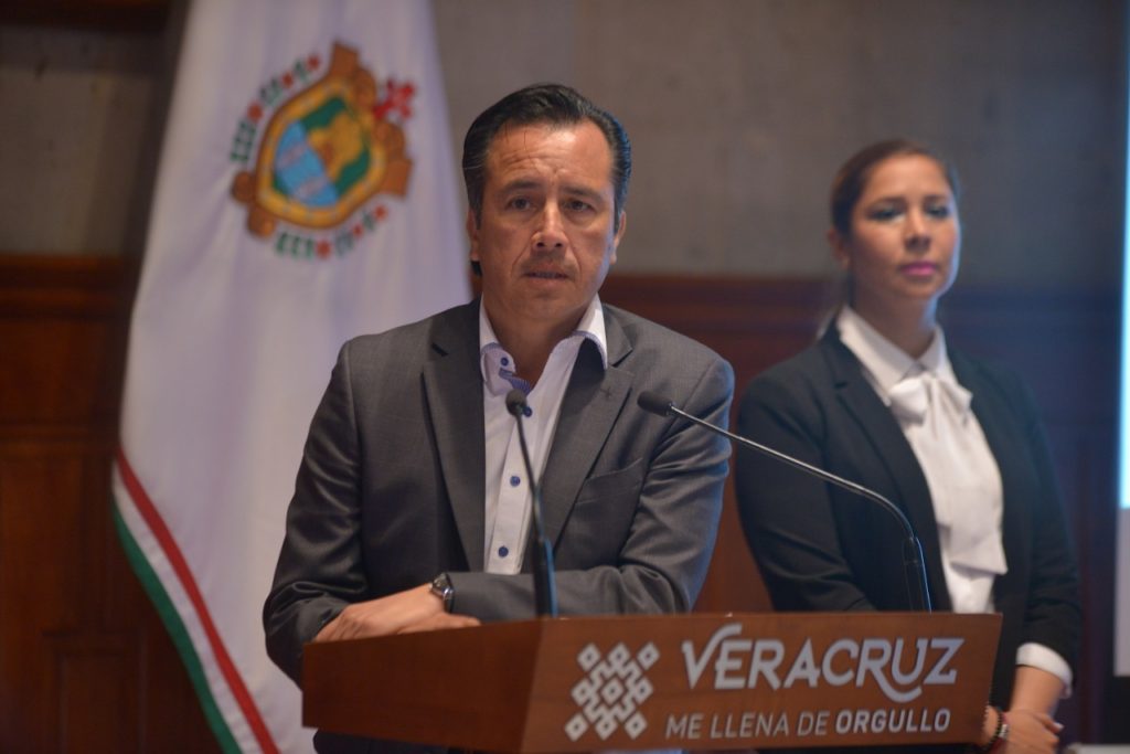 Gobernador de Veracruz exige acelerar investigaciones sobre asesinatos de Minatitlán y Coatzacoalcos