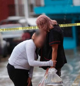 ¡Acribillan a joven cerca de Plaza Crystal!; su compañero está herido