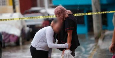 ¡Acribillan a joven cerca de Plaza Crystal!; su compañero está herido