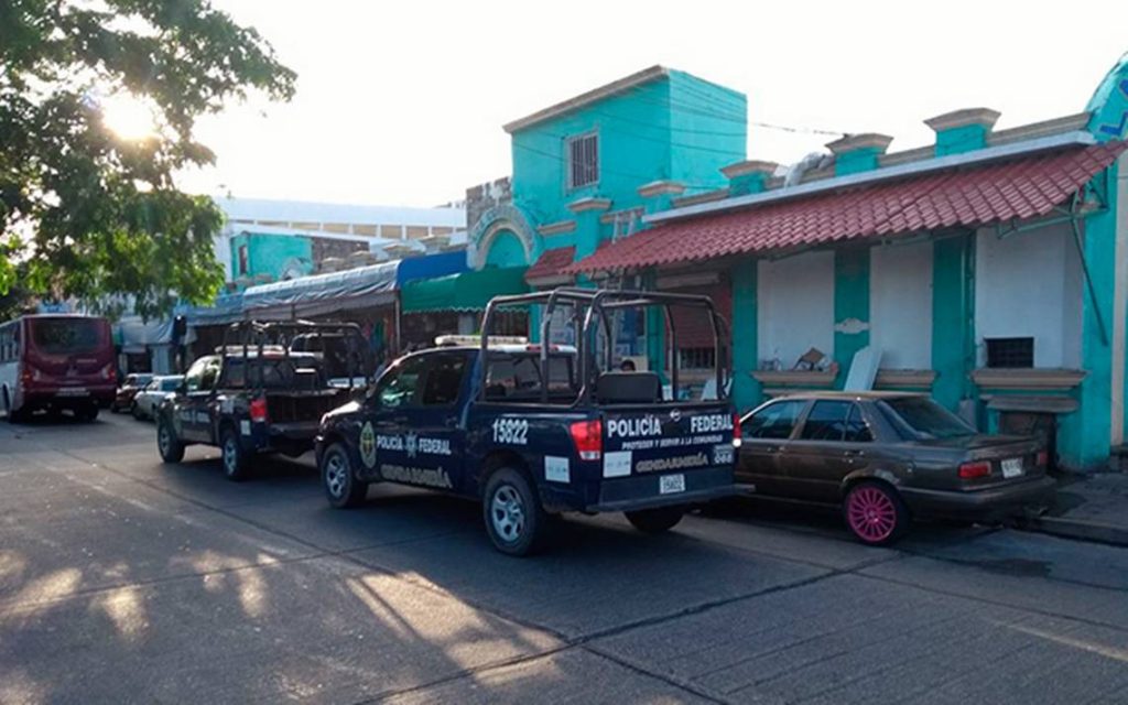 Vendedores denuncian extorsión; supuesto grupo criminal reparte volantes