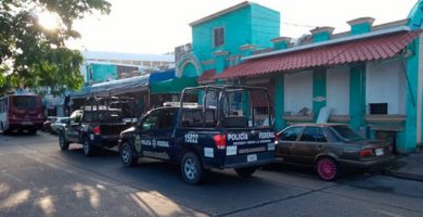 Vendedores denuncian extorsión; supuesto grupo criminal reparte volantes