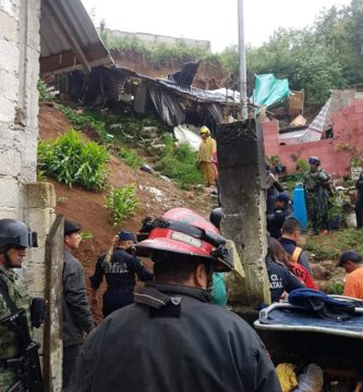 Casa sufre daños por desgajamiento de cerro en la Col. Miguel Hidalgo | Portal Comunicación Veracruzana