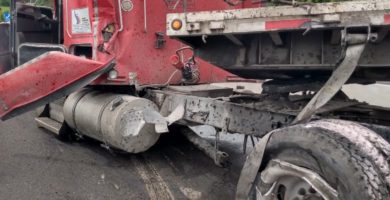 Tráiler se queda sin frenos en la autopista Xalapa-Perote. | Portal Comunicación Veracruzana
