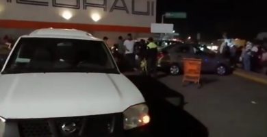 Padres dejan a su hija al interior de automóvil y muere por asfixia, en Tierra Blanca.