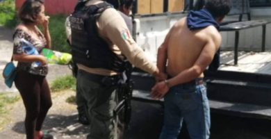 Elementos de la Fuerza Civil atrapan a dos extorsionadores