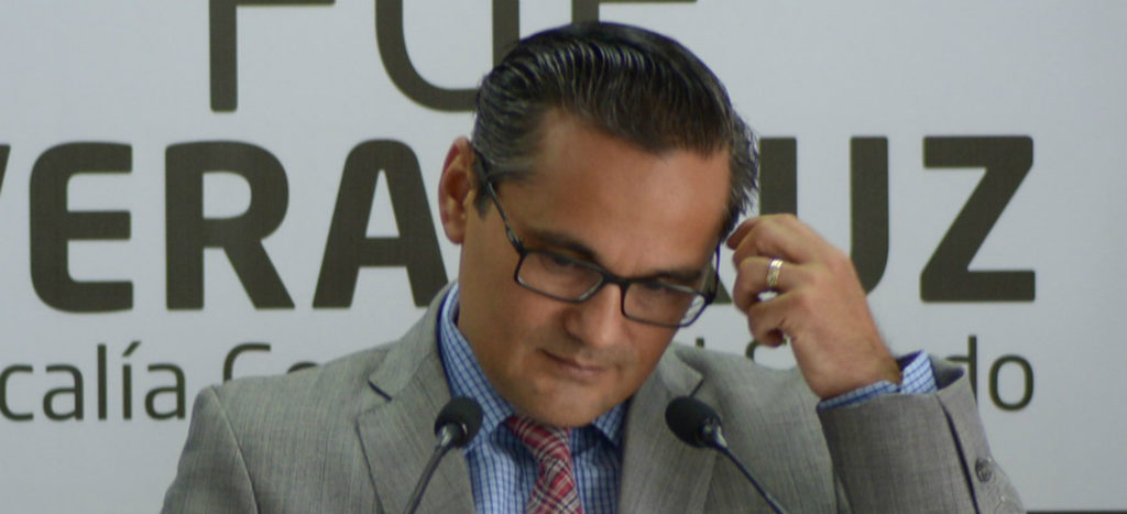 Congreso de Veracruz separa temporalmente del cargo a fiscal Jorge Winckler