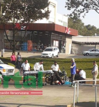 Motociclista lesionado en la avenida Ruiz Cortines, a la altura de Tesorería