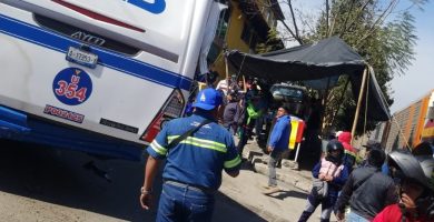 Tren impacta camión de la línea Banderilla en la Colonia Rafael Lucio - Portal Comunicación Veracruzana