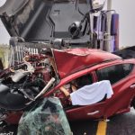 Joven conductor muere prensado al chocar con tráiler en Alvarado