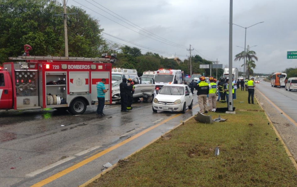 Aparatoso accidente en Playa del Carmen deja 5 argentinos muertos