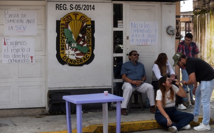 Exámenes para acceder a una plaza en SEV solo buscan quitar a aspirantes del camino: Docente